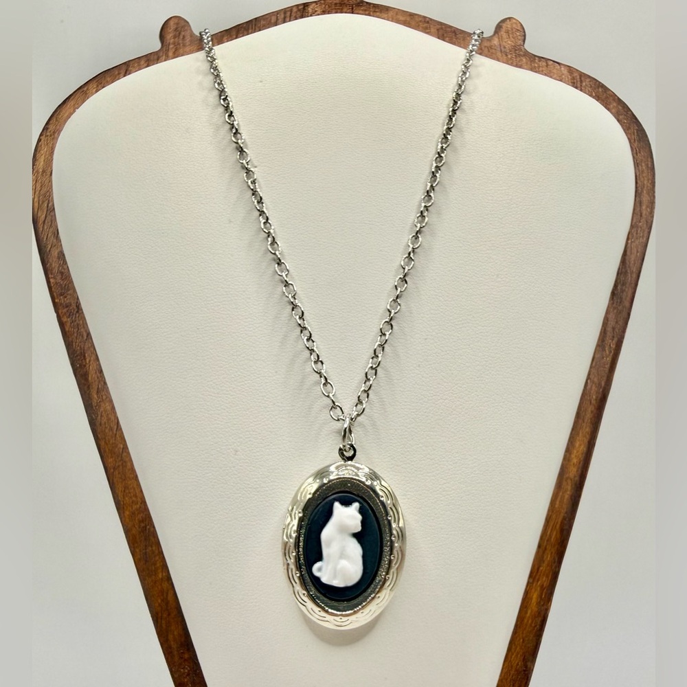 Cat Cameo Locket Necklace Silver Tone Vintage Style Cat Lover Jewelry